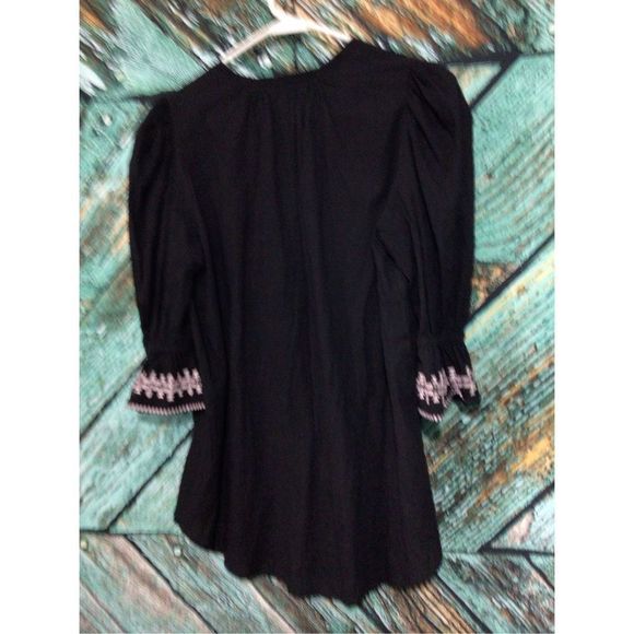 NWT ESLEY Bohemian Boho Top Black With White Embroidery Size Small - Picture 3 of 10